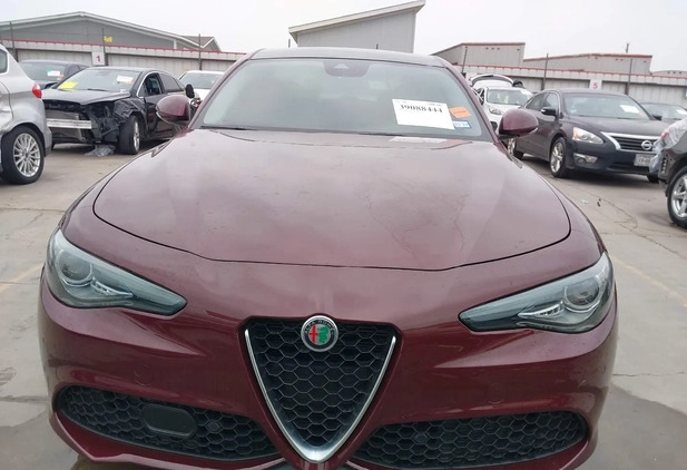 Alfa Romeo Giulia cena 72000 przebieg: 128311, rok produkcji 2018 z Wołczyn małe 46